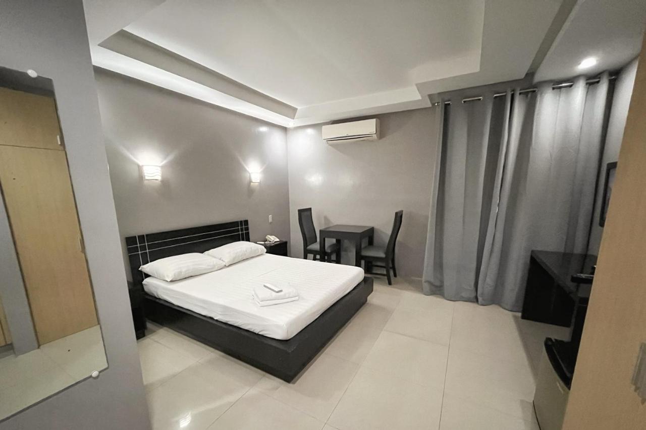Rumi Apartelle Hotel Ángeles Extérieur photo