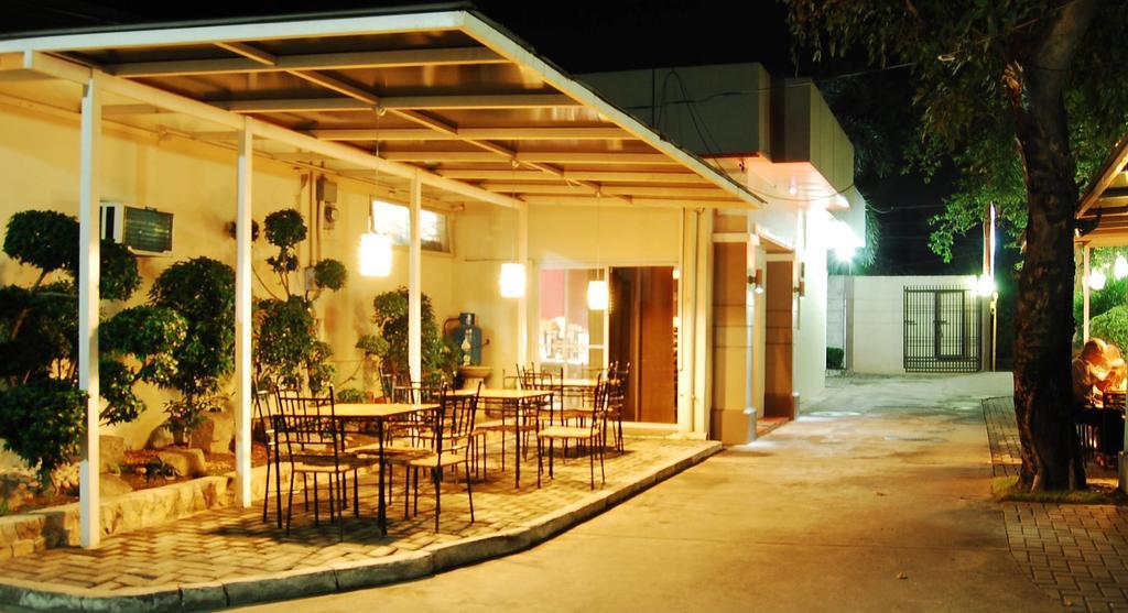 Rumi Apartelle Hotel Ángeles Extérieur photo