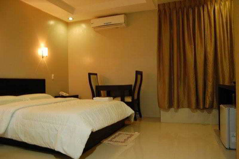 Rumi Apartelle Hotel Ángeles Extérieur photo