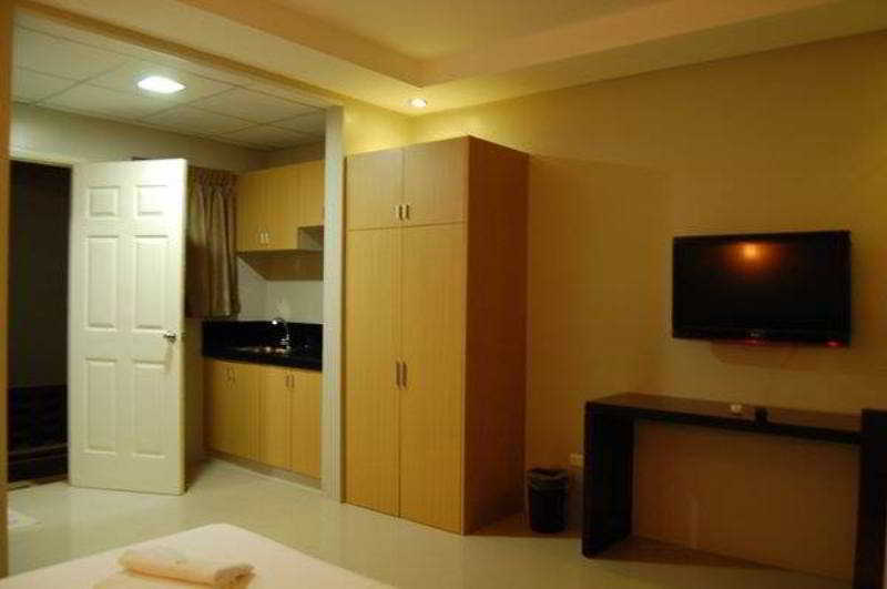 Rumi Apartelle Hotel Ángeles Extérieur photo