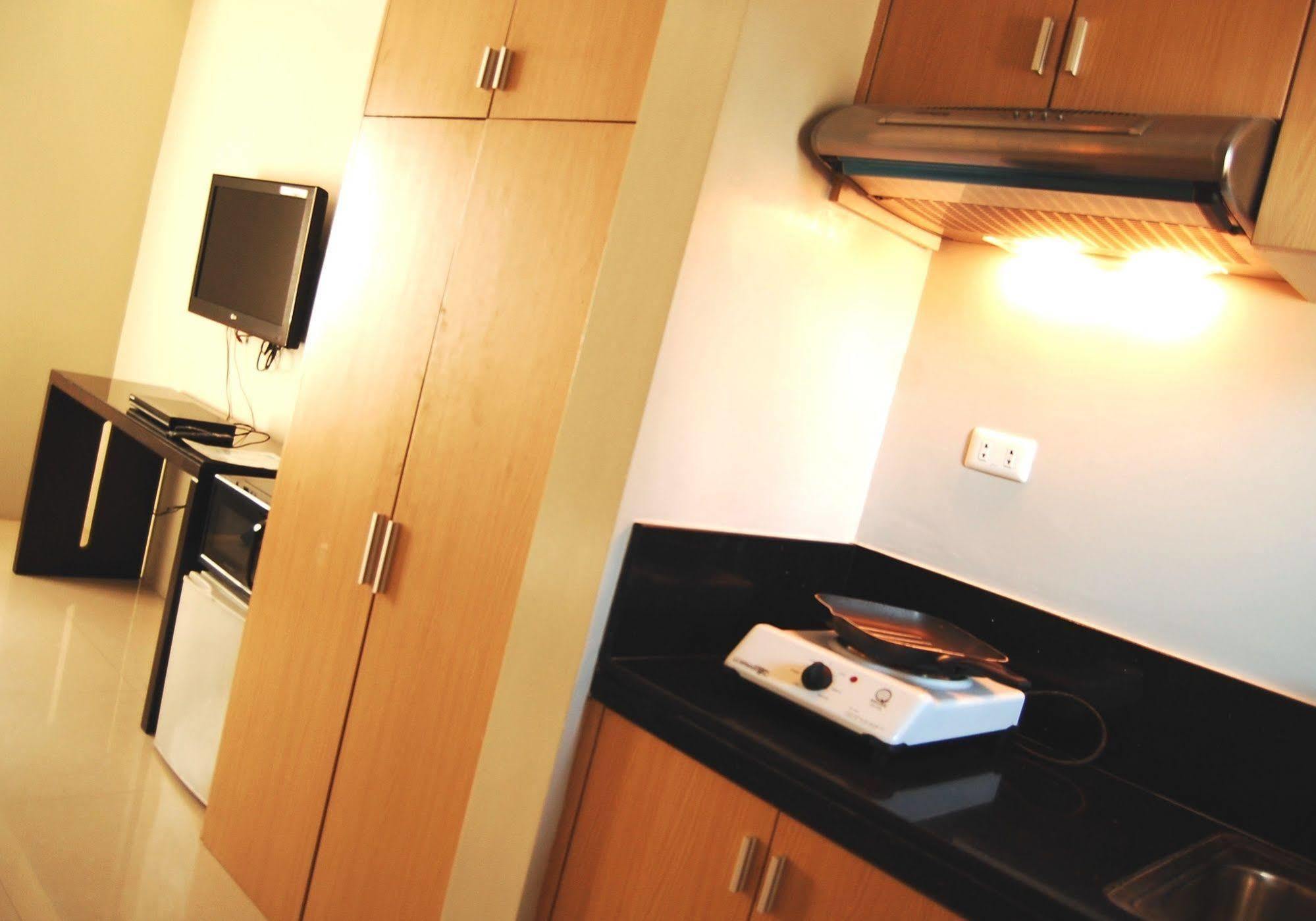 Rumi Apartelle Hotel Ángeles Extérieur photo