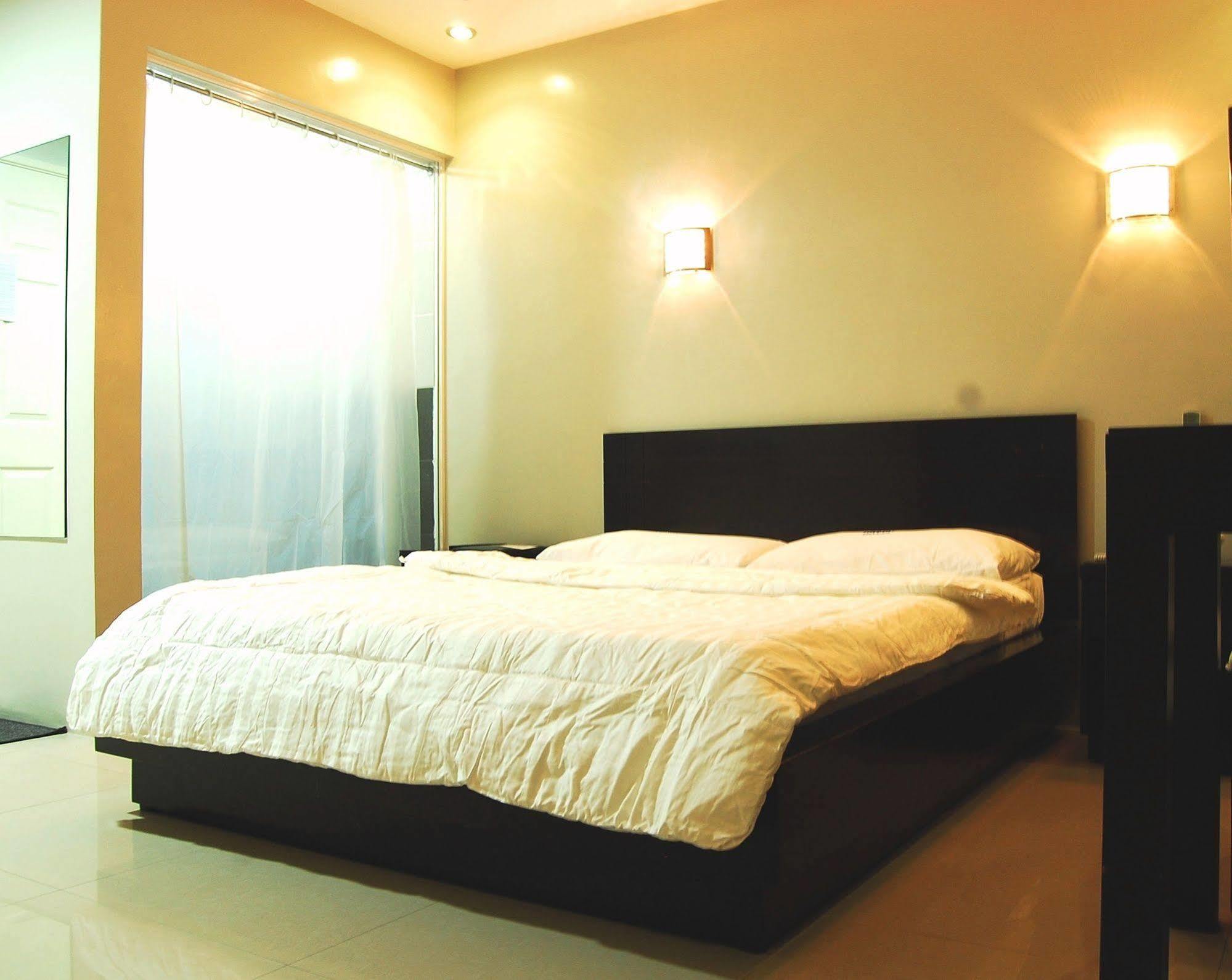 Rumi Apartelle Hotel Ángeles Extérieur photo