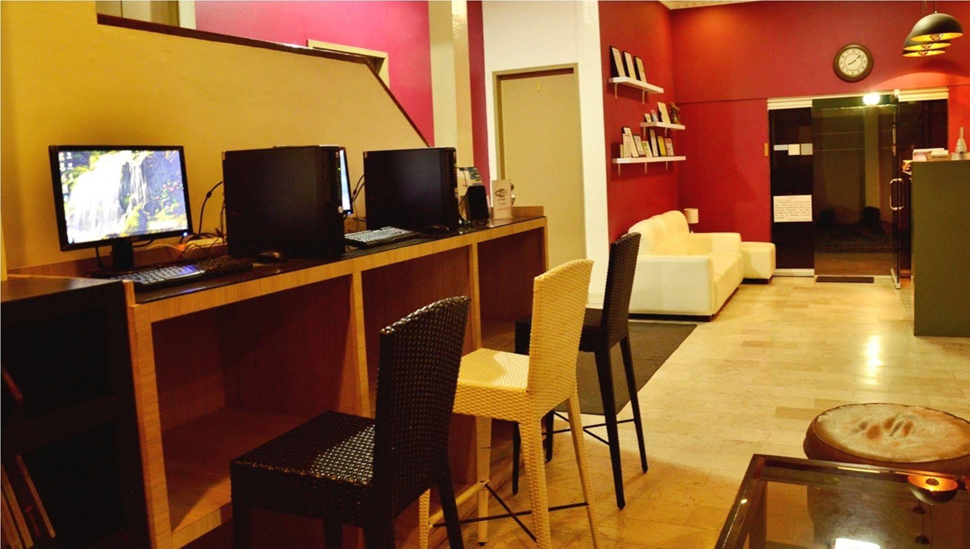 Rumi Apartelle Hotel Ángeles Extérieur photo