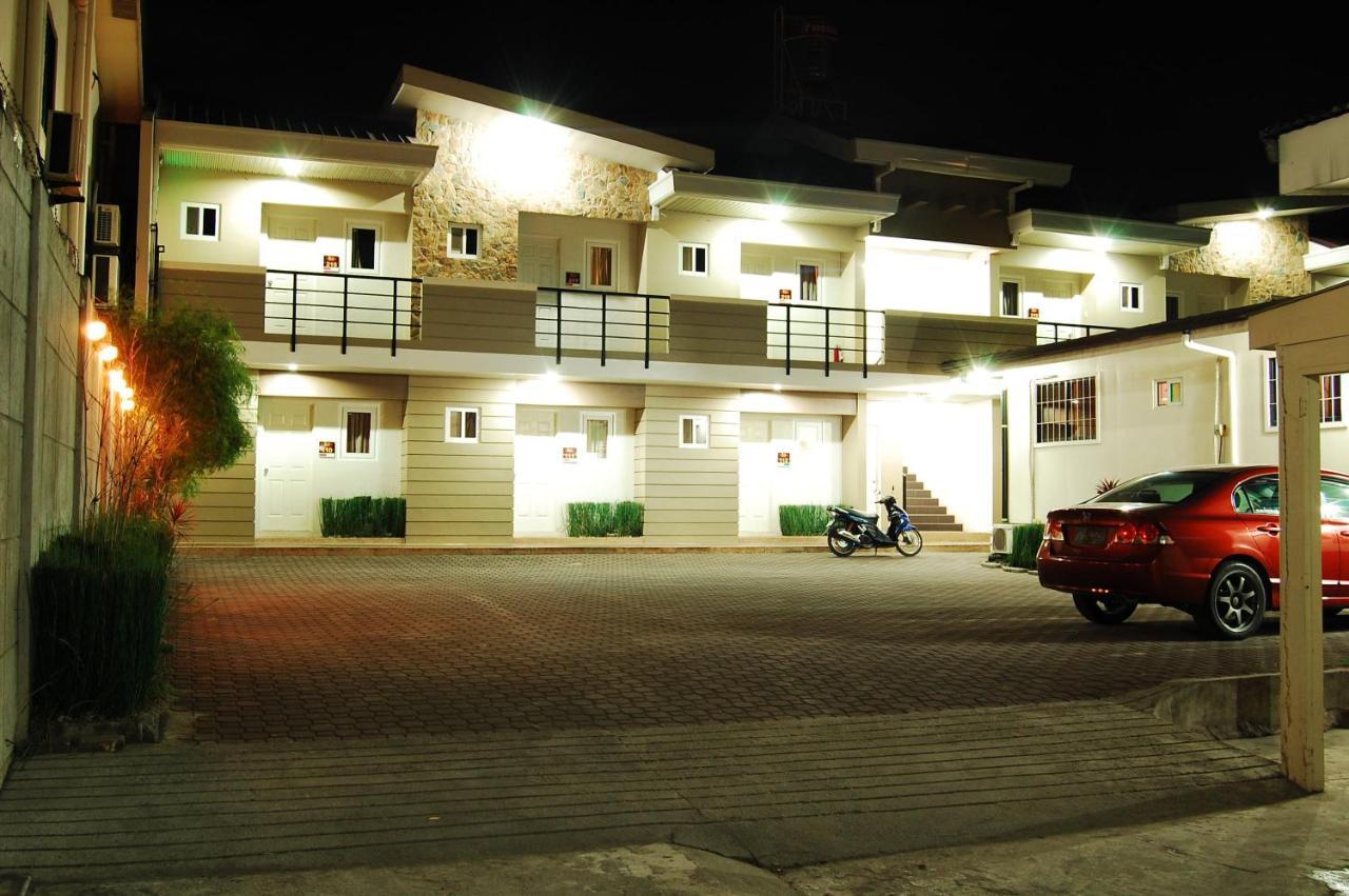 Rumi Apartelle Hotel Ángeles Extérieur photo